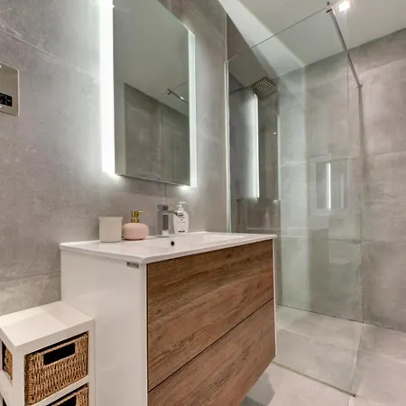 Modern Near Sea Apartamento