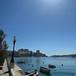 Διαμέρισμα Modern Near Sea