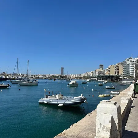 Διαμέρισμα Modern Near Sea *