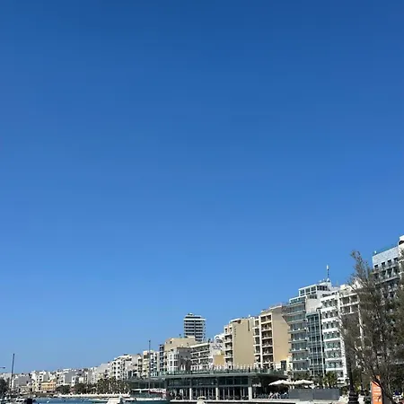 Διαμέρισμα Modern Near Sea *